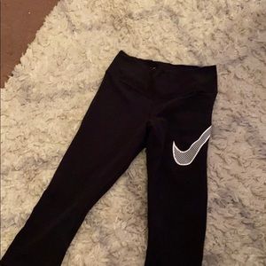 nike cropped leggings